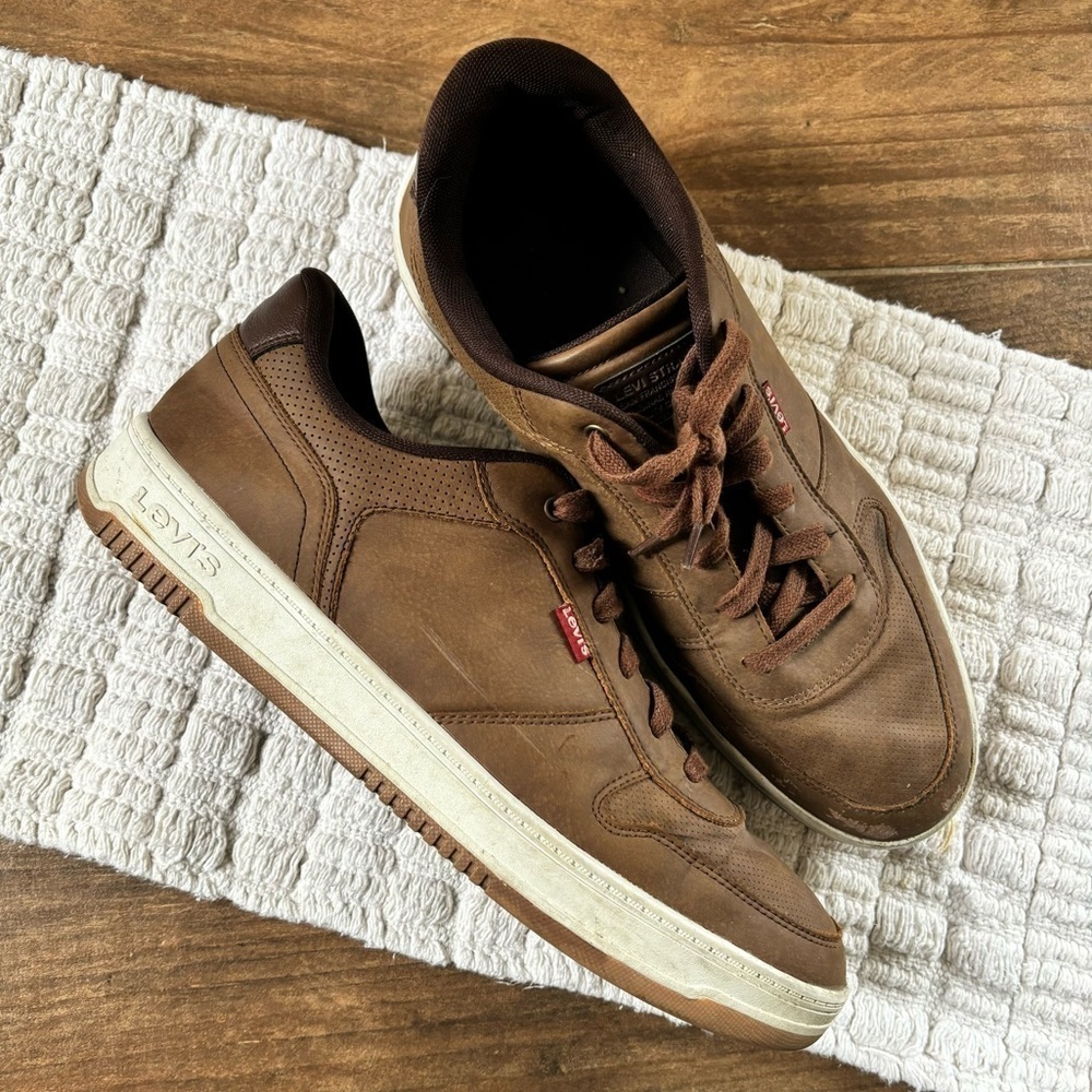 Levi’s men’s sneakers Size 13